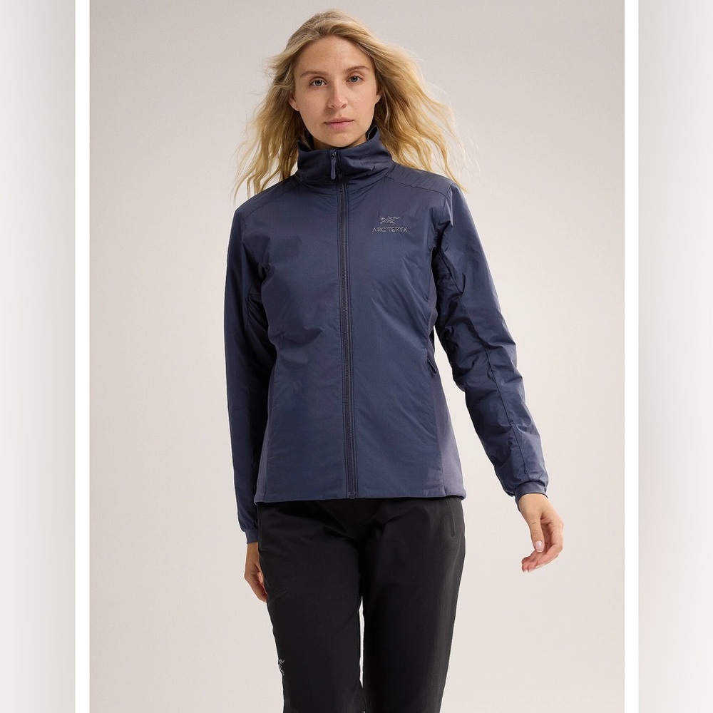 Arc’teryx Women’s Atom Jacket size L in black sapphire